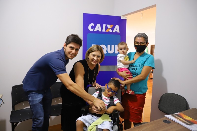 Gestão Miguel Vaz entrega mais 4 chaves de casas do Residencial Vida Nova II