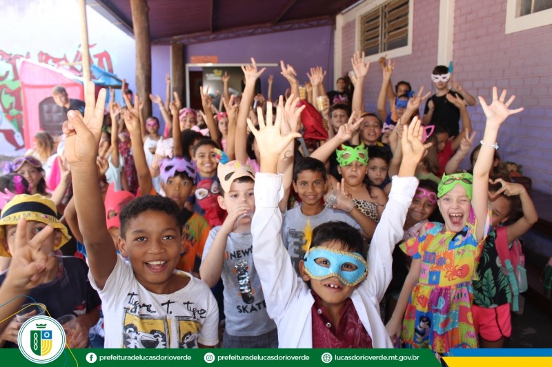 Baile de máscaras marca encerramento da Colônia de Férias 2022