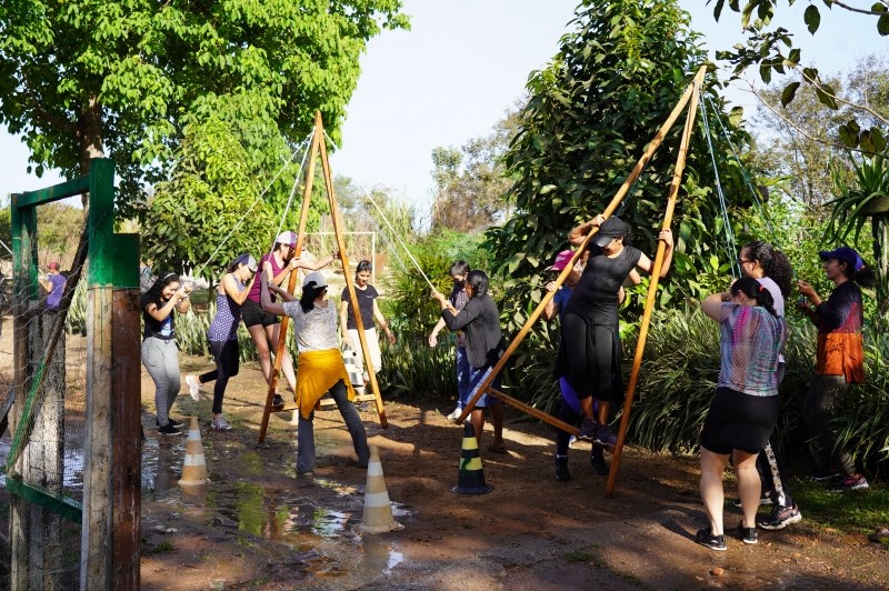 Monitores recebem capacitação durante período de férias escolares