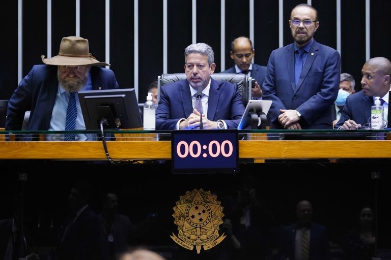 Câmara conclui votação de MP sobre renovação de frota de ônibus e caminhões; acompanhe