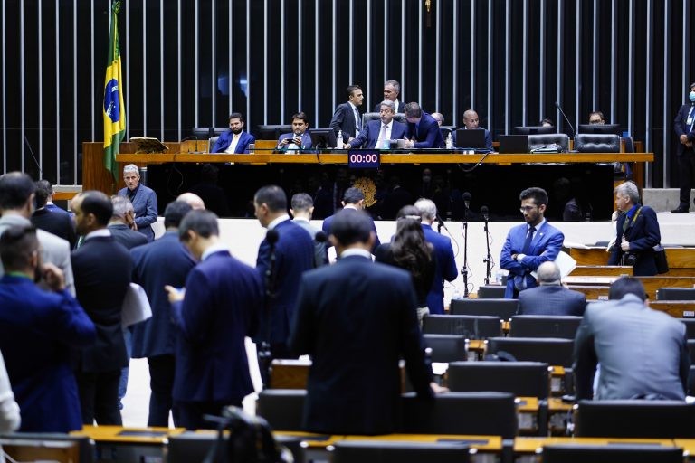 Câmara conclui votação de MP com regras trabalhistas para estado de calamidade pública; acompanhe
