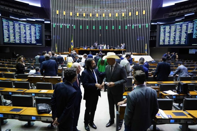 Câmara aprova MP que muda análise de concessão de benefícios pelo INSS