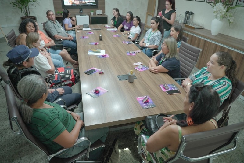 Assistência Social realiza encontro sobre violência doméstica com merendeiras escolares