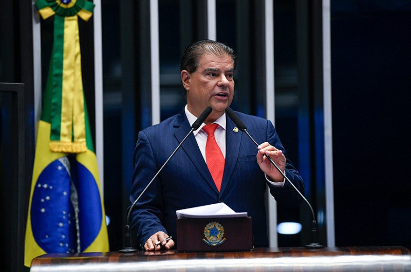 Nelsinho defende projeto que proíbe pesquisas com animais