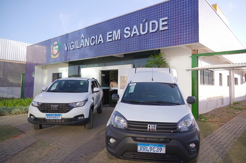 Secretaria de Saúde adquire dois novos carros com recursos da premiação do Programa Imuniza Mais MT