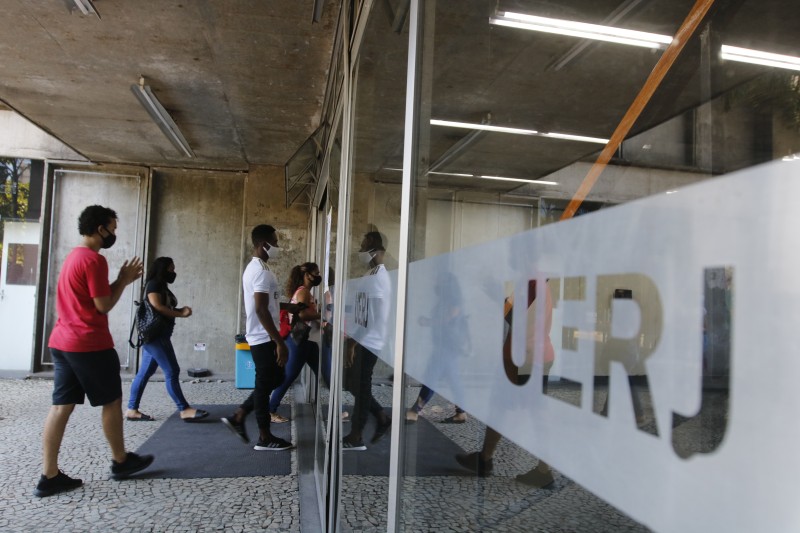 Polícia investiga caso de racismo na Uerj de São Gonçalo