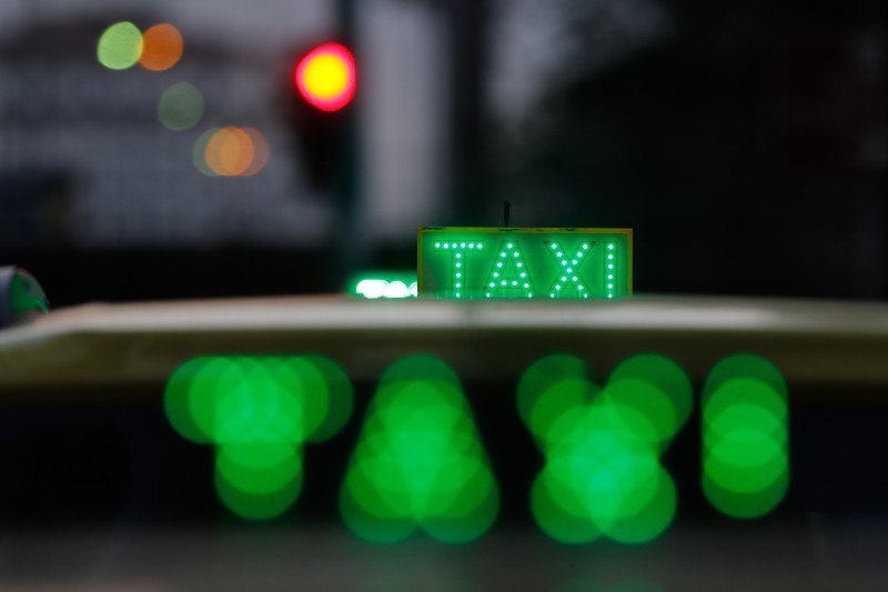 Auxílio Taxista começa a ser pago com parcela dobrada