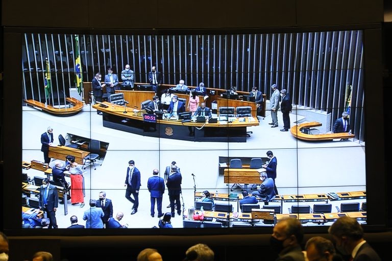 Maioria dos partidos apoiou quarentena eleitoral para juízes e policiais; acompanhe