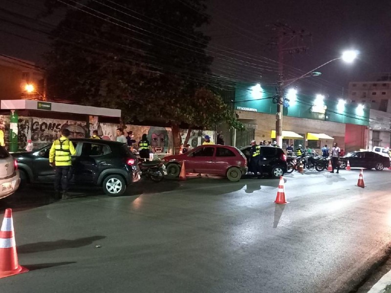Operação Lei Seca prende sete motoristas e apreende 49 veículos