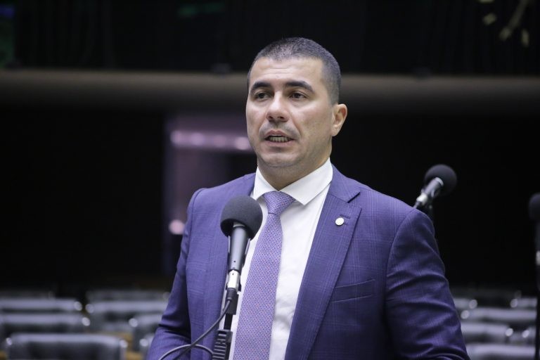 Comissão debate atendimento aos CACs nos serviços de fiscalização de produtos controlados