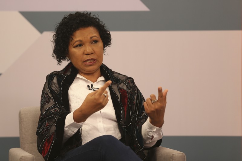 Vera defende fim do monopólio da mídia e fortalecimento da comunicação