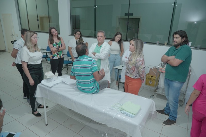 Profissionais de saúde participam de curso sobre tratamento de hanseníase