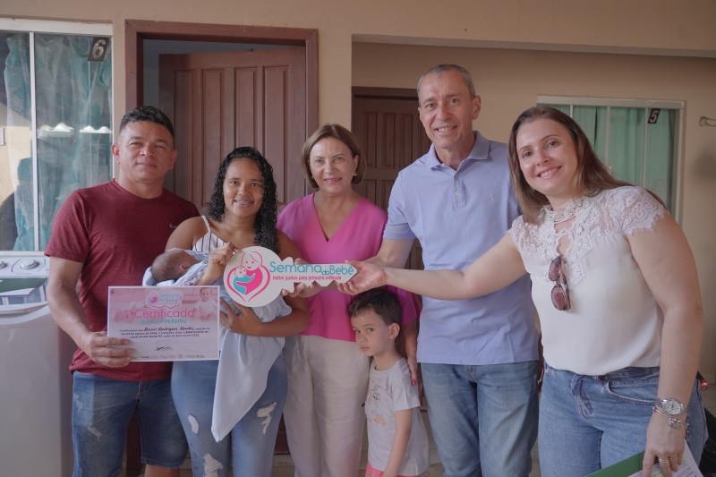 Bebê prefeito recebe a chave simbólica de Lucas do Rio Verde