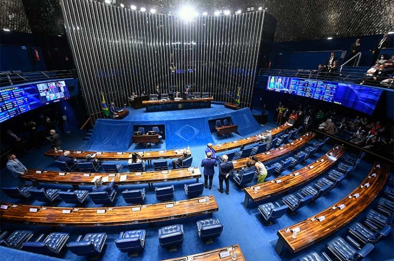 Plenário adia votação de acordo com Israel para proteção de informações