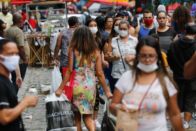 Covid-19: Brasil registra 128 mortes e 12,4 mil casos em 24h