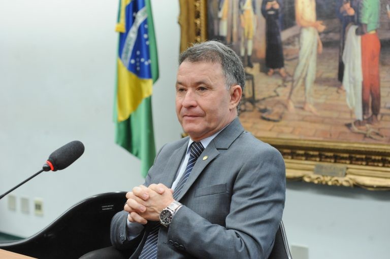 CCJ aprova projeto que exclui adicional de periculosidade de transporte de combustível para uso próprio