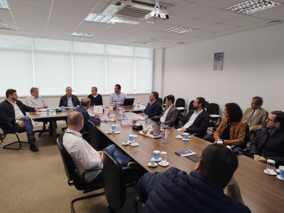 Miguel Vaz articula com o setor têxtil para atrair investimentos para Lucas do Rio Verde