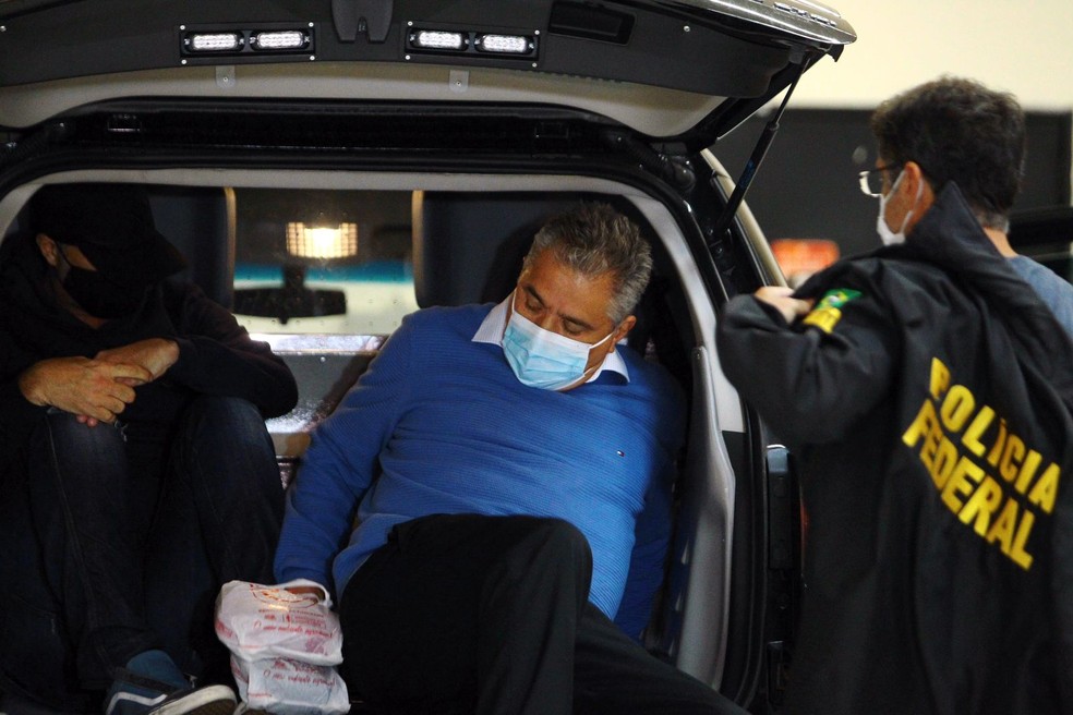 Prefeito é preso por suspeita de desvio de verba pública