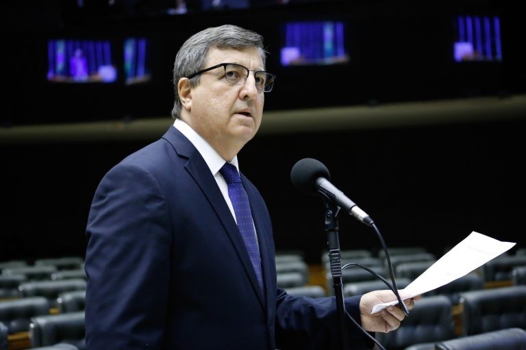 Câmara deve votar em outubro abertura do mercado de energia