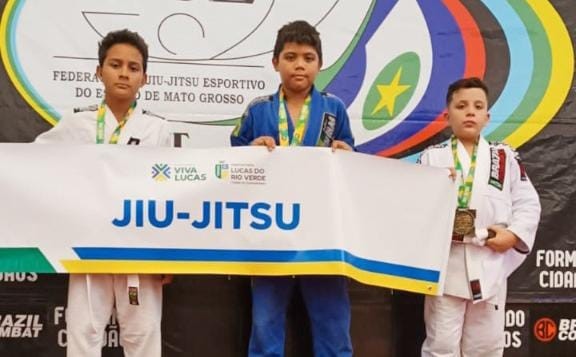 Jiu-jitsu de Lucas do Rio Verde conquista nove medalhas em competição estadual
