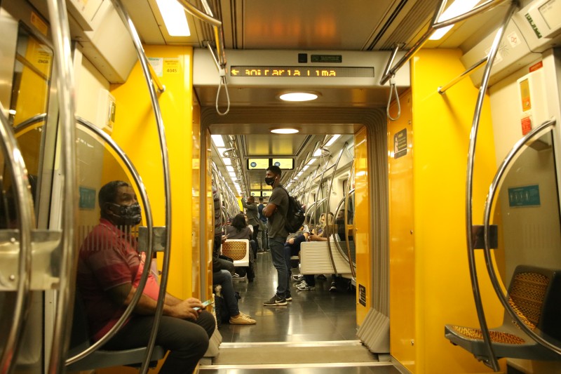 Covid-19: governo simplifica medidas para entrada de viajantes no país