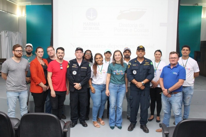 Prefeitura e Marinha do Brasil promovem a conscientização ambiental em palestra