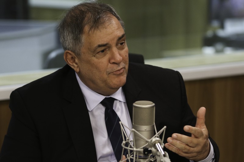 Em congresso da Abimaq, ministro defende reindustrialização do país