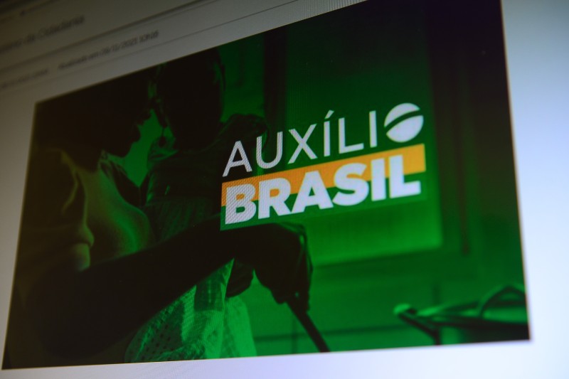 Auxílio Brasil é pago hoje a beneficiários com NIS de final 3