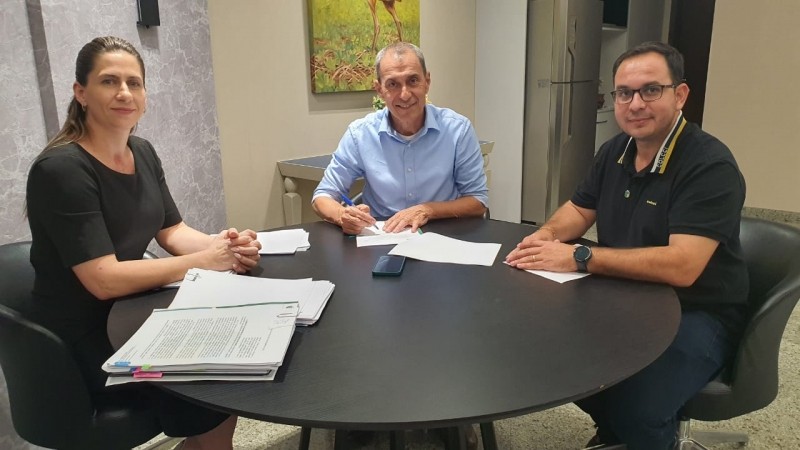 Prefeito Miguel Vaz sanciona lei do Bolsa Atleta - Incentivando Campeões