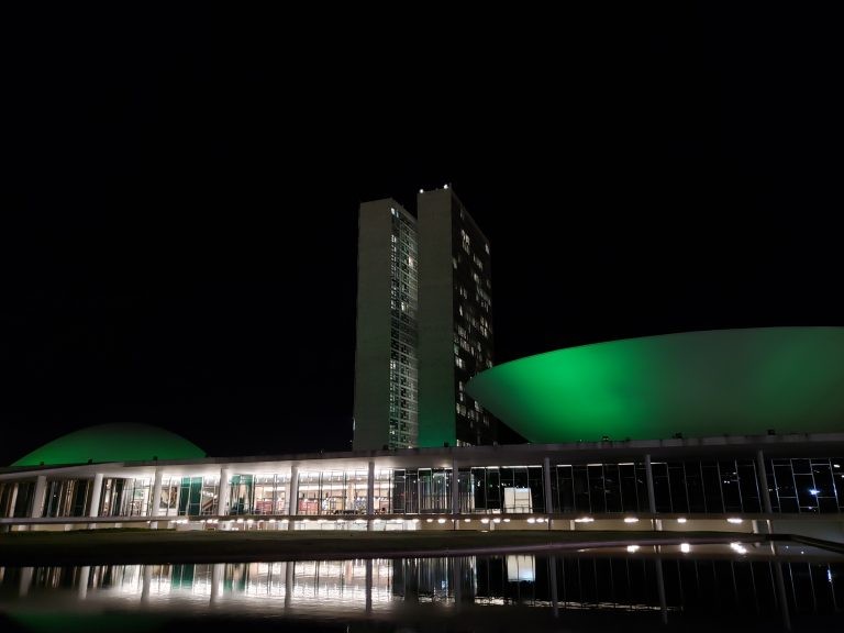 Congresso está iluminado de verde pelos dias da doação de órgãos e da luta da pessoa com deficiência