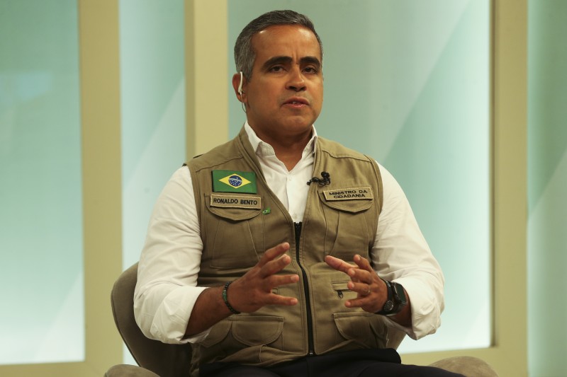 Auxílio Brasil: bancos não podem cobrar taxas, diz ministro