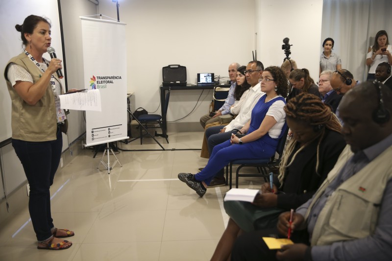 Transparência Eleitoral Brasil diz que eleições fluem com normalidade