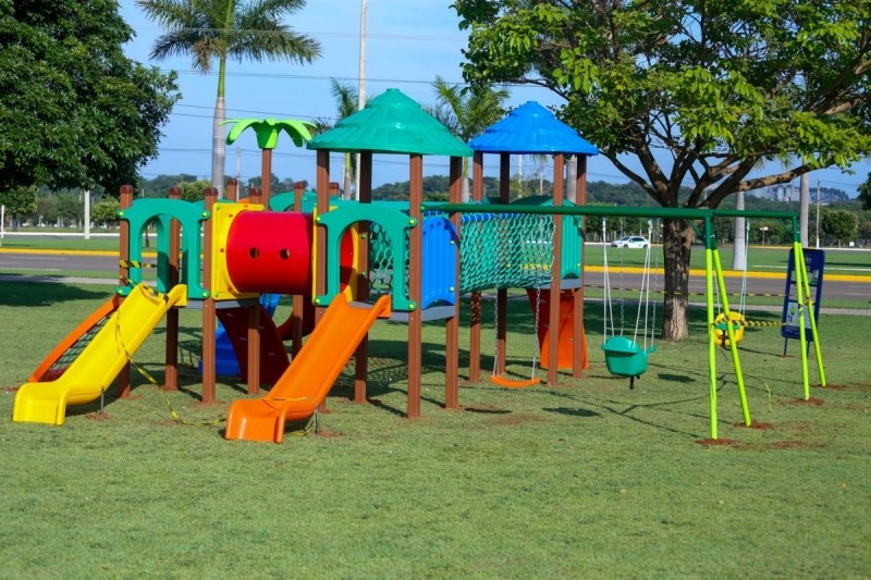 Administração Municipal abre licitação para aquisição de parquinhos