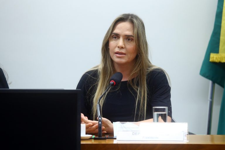 Comissão aprova criação de fundo para combate ao câncer