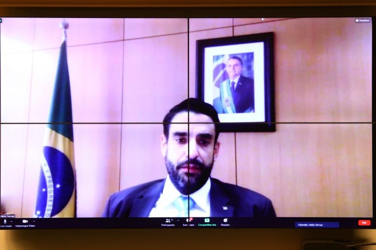Debatedores atribuem incêndio da Cinemateca a descaso do governo e dizem que risco permanece
