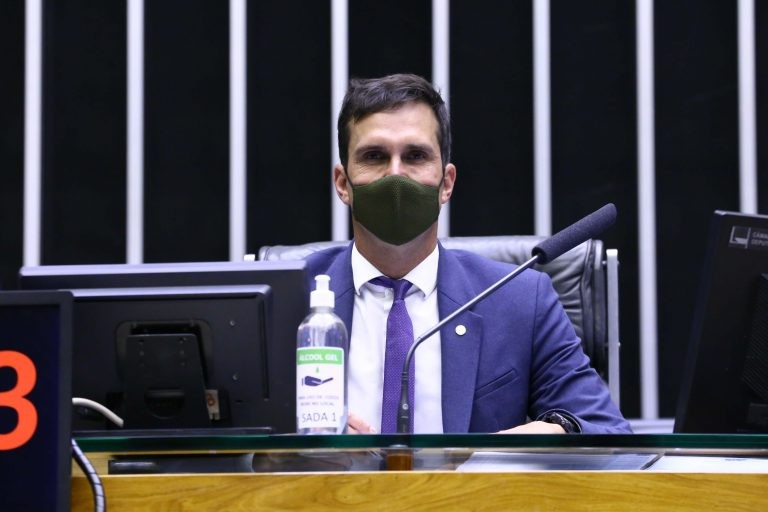 Comissão aprova direito à troca de implante mamário para paciente de câncer em caso de efeito adverso