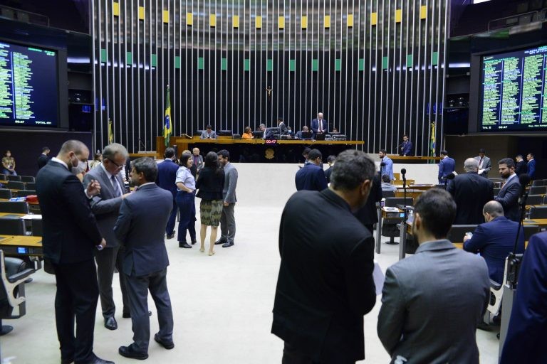 Deputados aprovam MP que regula credenciamento de empresa estratégica de defesa; acompanhe
