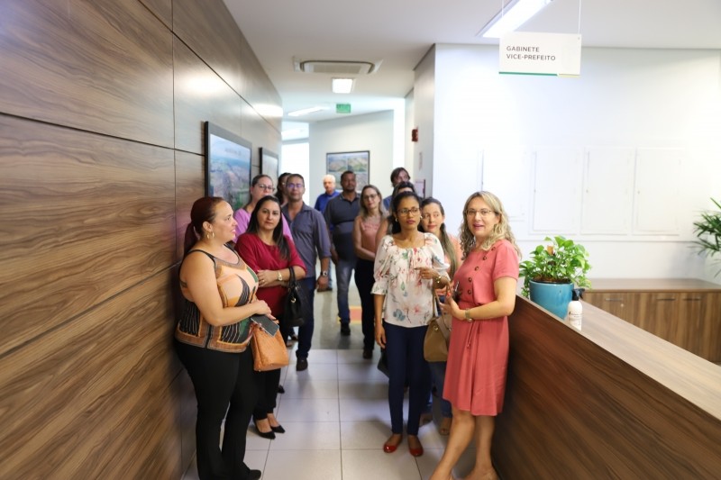 Educação de Lucas do Rio Verde recebe visita de Primavera do Leste