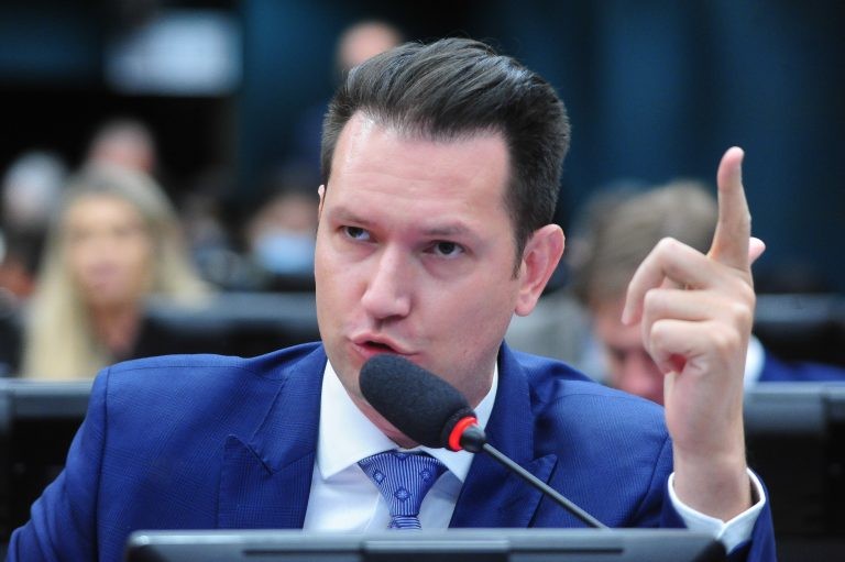 CCJ aprova regulamentação da profissão de bugueiro