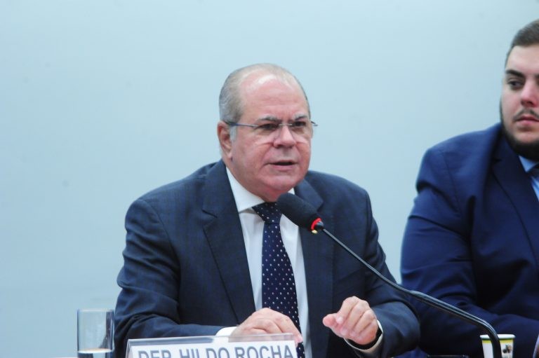 Comissão aprova proibição de remoção de trator envolvido em infração de trânsito