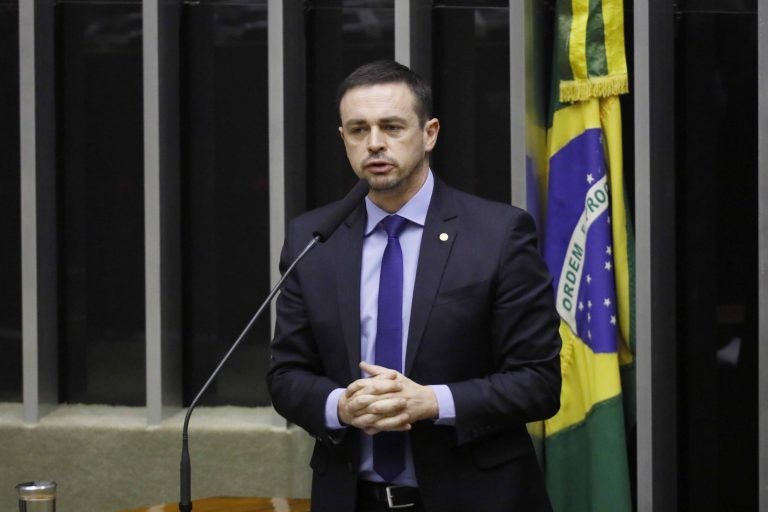 Comissão aprova alarme sonoro e trânsito preferencial para ambulâncias veterinárias