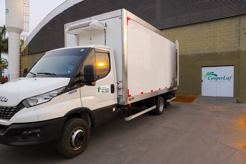 Gestão Municipal investe em equipamentos e veículo para a agricultura familiar