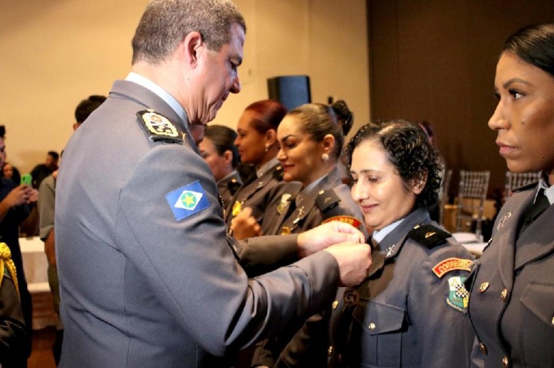 Vinte mulheres são homenageadas com Medalha 2º SGT PM Macaúba em Cuiabá