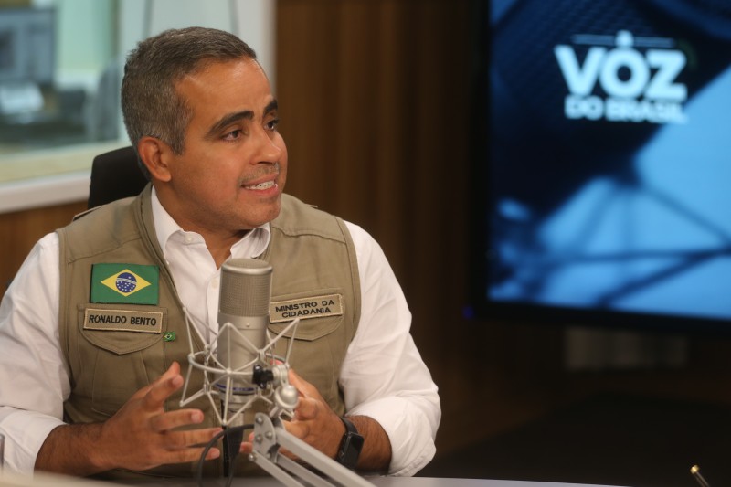 Ministro: estrangeiros refugiados também podem receber Auxílio Brasil