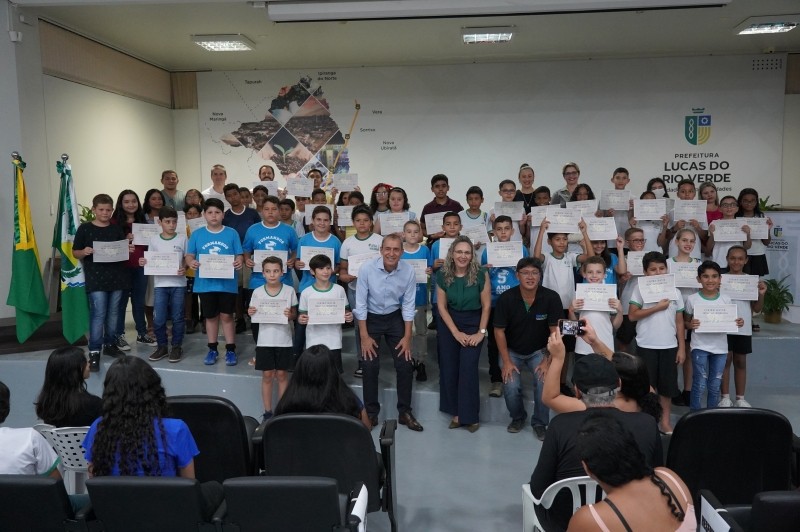 Estudantes luverdenses recebem premiação da Olimpíada Municipal de Matemática