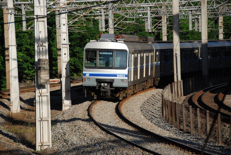 Moraes dá 4 horas para metrô de BH explicar cobrança de passagens