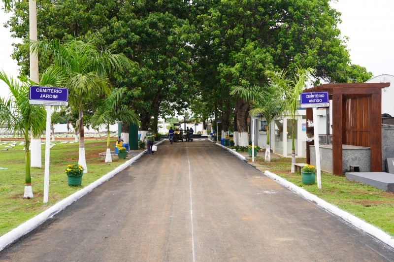Cemitério Jardim da Paz recebe cuidado especial para o Dia de Finados