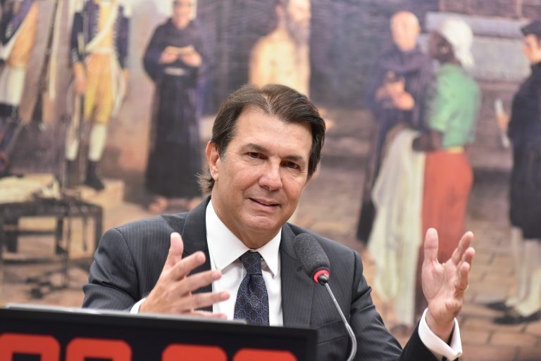 CCJ aprova emendas do Senado a projeto que muda cálculo para serviços de cartórios do DF