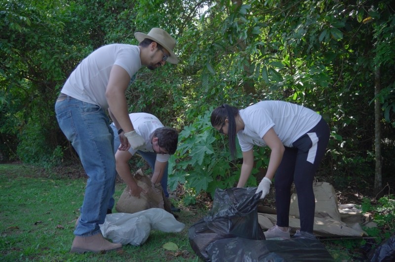 Mais de 50 sacos de lixo são coletados em limpeza do Lago Ernani Machado e Parque dos Buritis