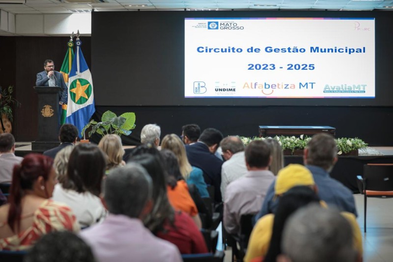 Seduc-MT orienta prefeitos sobre regras de repasse do ICMS à Educação
